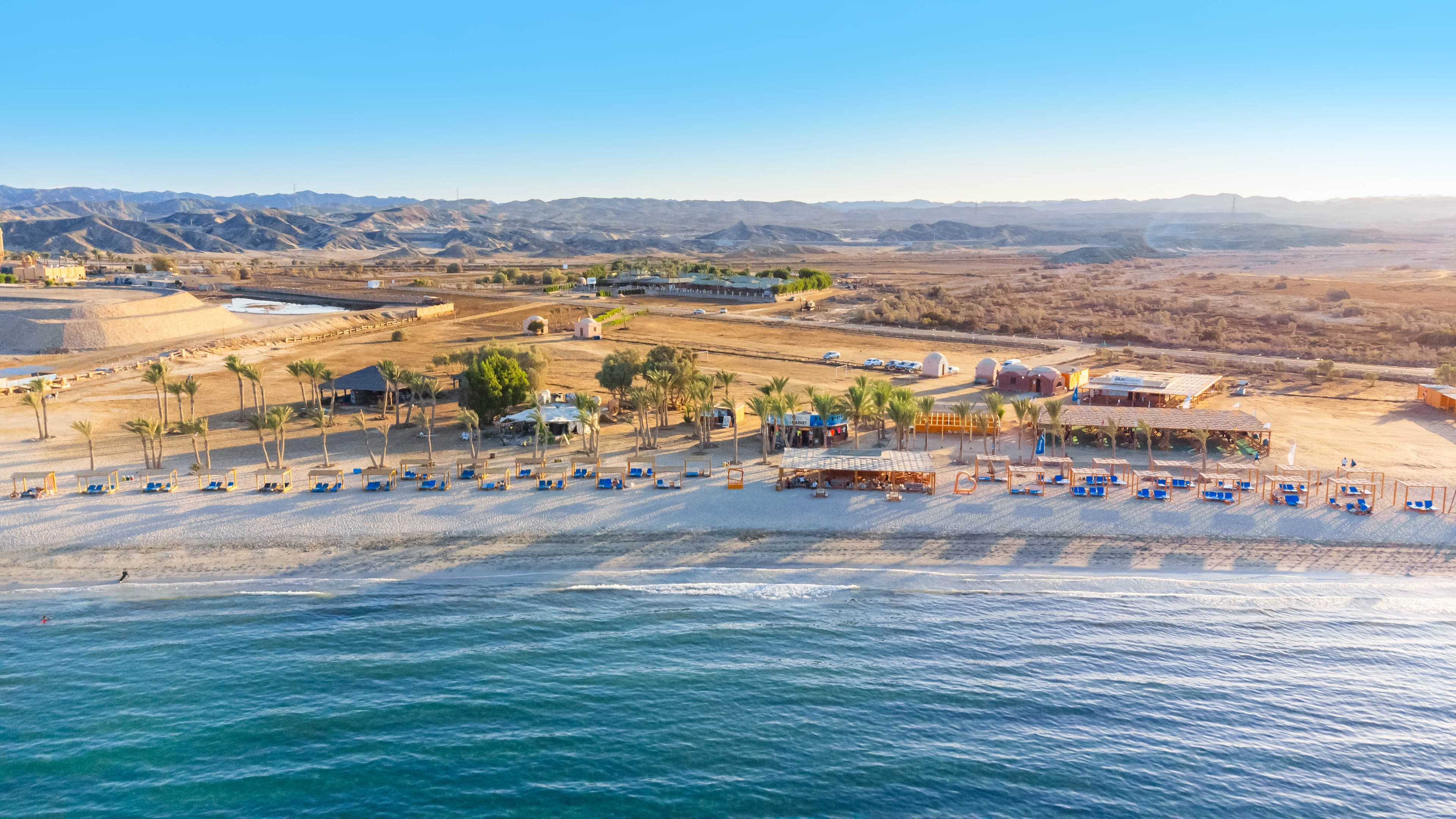 Abu Dabbab Bay Background